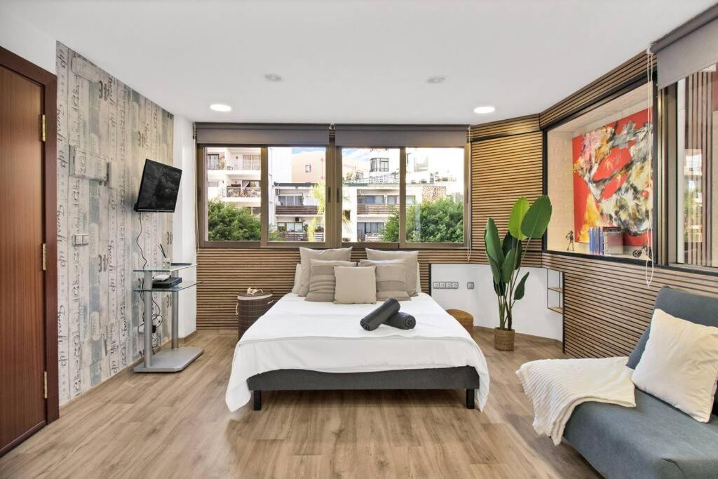 Estudio Con Encanto En Pleno Centro De - Ramon Y Cajal 17 2 D *